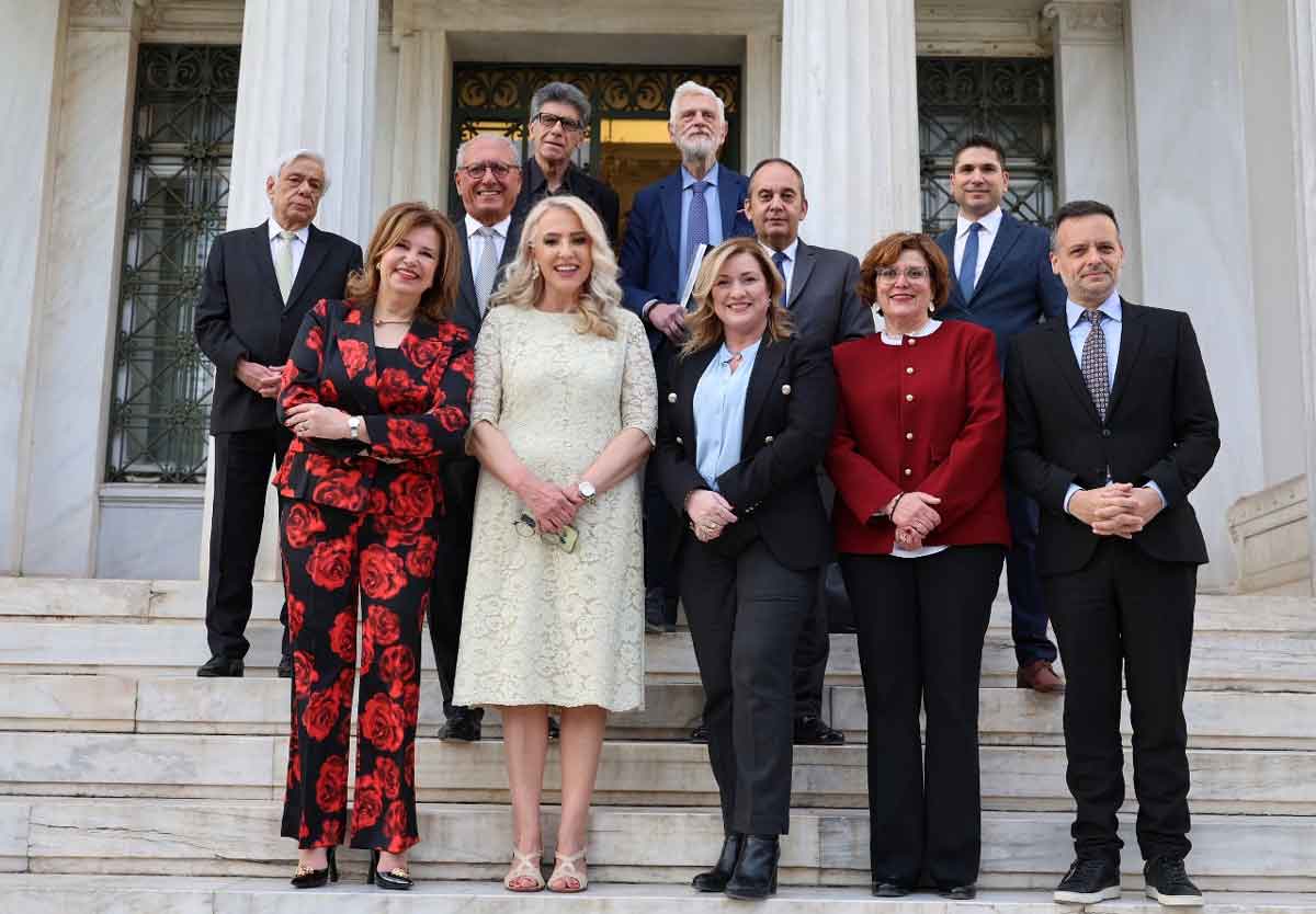 ΠΑΡΟΥΣΙΑΣΤΗΚΕ ΣΤΟ ΜΟΥΣΕΙΟ ΜΠΕΝΑΚΗ ΤΟ ΠΡΟΓΡΑΜΜΑ ΤΟΥ ΔΙΕΘΝΟΥΣ ΘΕΡΙΝΟΥ ΠΑΝΕΠΙΣΤΗΜΙΟΥ