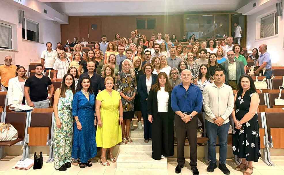 Ολοκληρώθηκε με μεγάλη επιτυχία στο Αργυρόκαστρο το 6ο «Μικρό Θερινό» των αποφοίτων του Διεθνούς Θερινού Πανεπιστημίου «Ελληνική Γλώσσα, Πολιτισμός & ΜΜΕ»